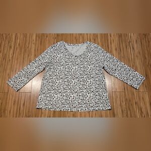 NWOT Dip Floral Top